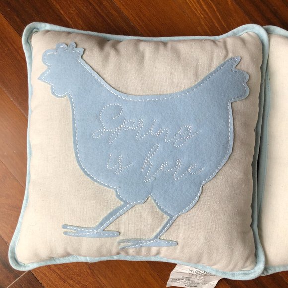 NEW Adorable Spring is Here Accent Chicken Pillows (2) - Picture 3 of 7